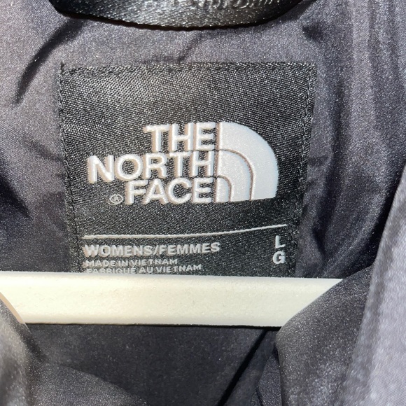 The North Face Limited Edition Metallic Gold Quilted Jacket - Picture 2 of 9